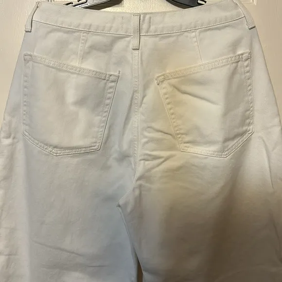 Ética White High Waist Relaxed Barrel Jeans size 31 never worn