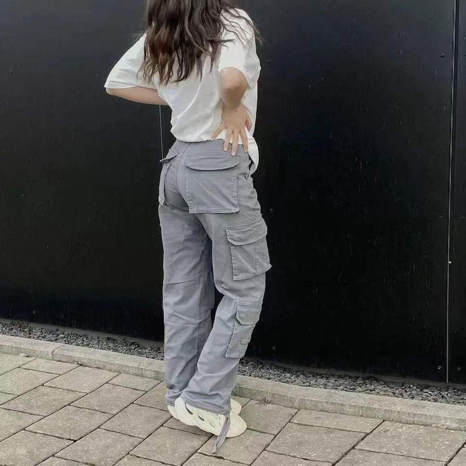 Women's Loose Fitting High Waist Jeans with Cargo Pockets