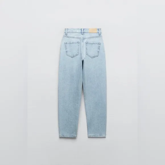 Zara NWOT High Waist Mom Fit Jeans Size 8 Light Blue Wash Straight Leg