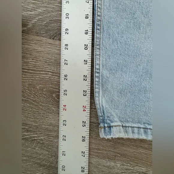 Zara NWOT High Waist Mom Fit Jeans Size 8 Light Blue Wash Straight Leg