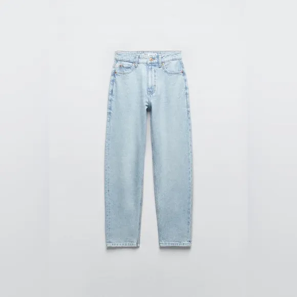 Zara NWOT High Waist Mom Fit Jeans Size 8 Light Blue Wash Straight Leg